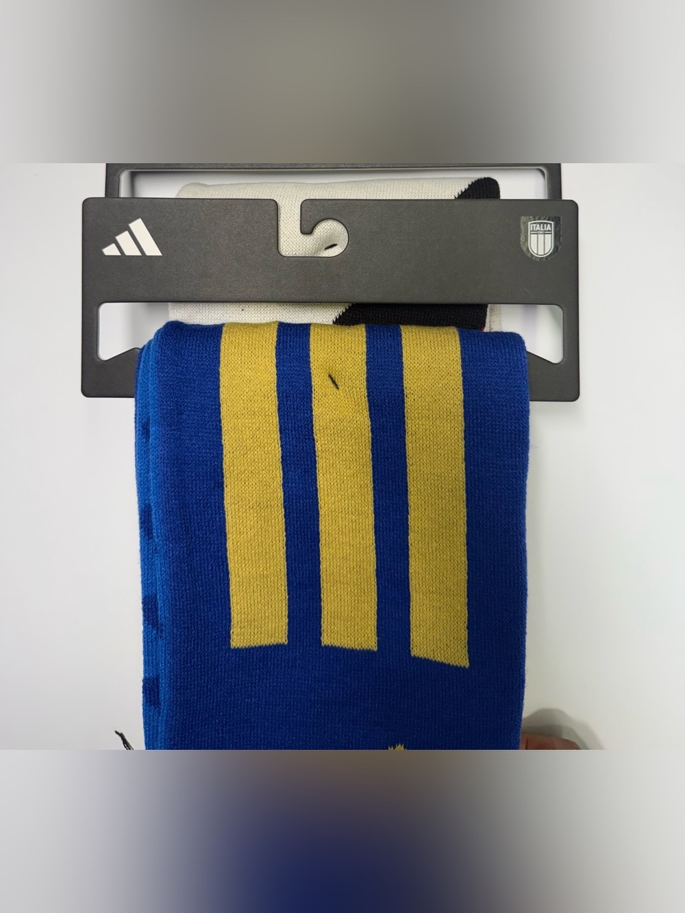Adidas FIGC Italy National Team Scarf – One Size Unisex NWT - Picture 4 of 5